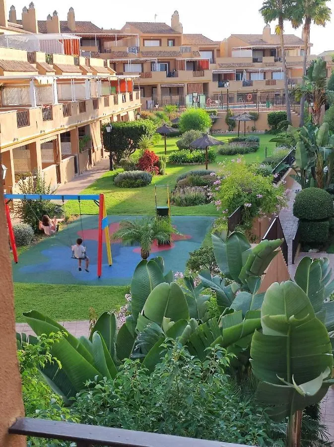 Apartamento con gran terraza a 50 m de la playa San Luis de Sabinillas 0*,