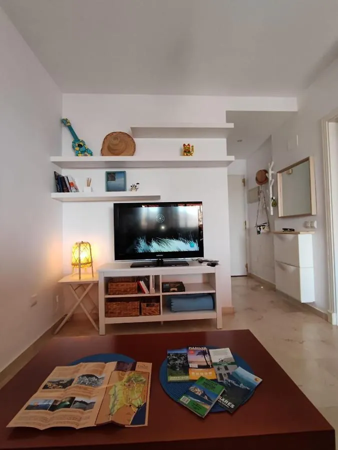 Apartamento con gran terraza a 50 m de la playa San Luis de Sabinillas 0*,  España