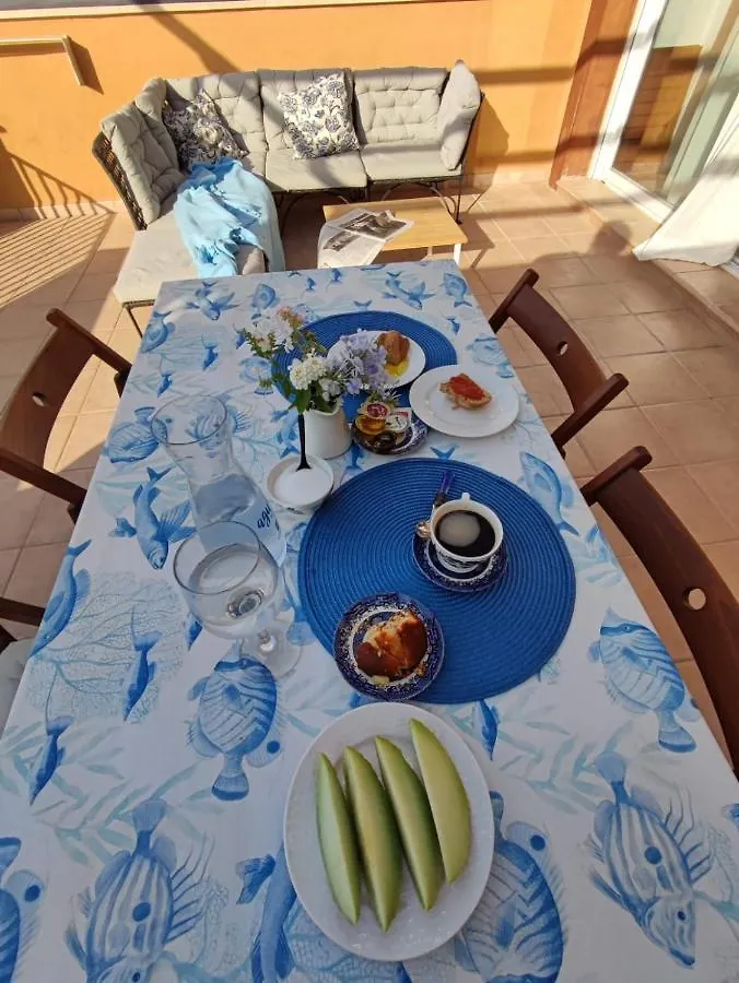 Apartamento con gran terraza a 50 m de la playa San Luis de Sabinillas España