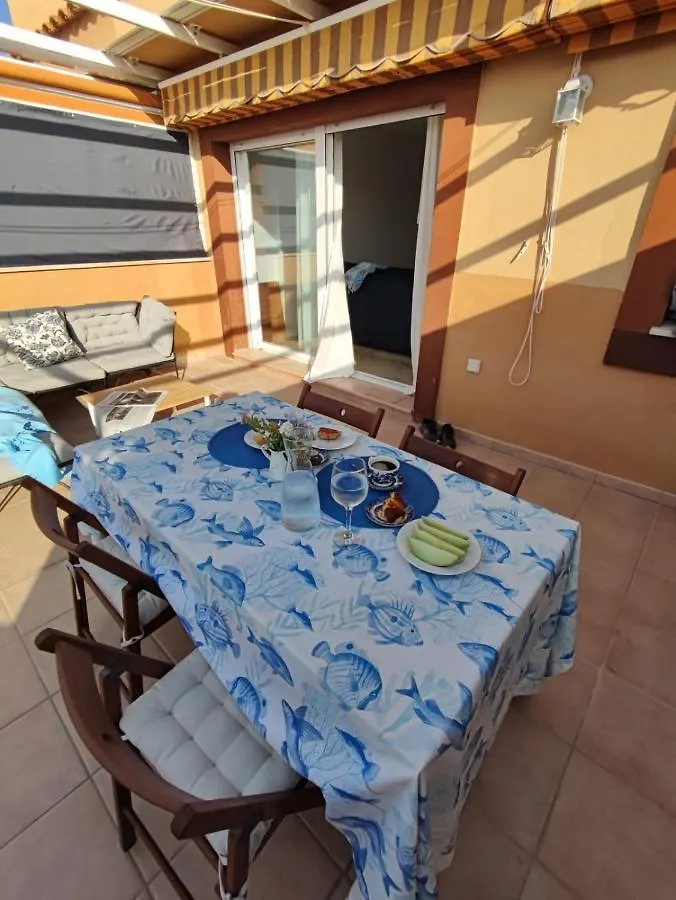 Apartamento con gran terraza a 50 m de la playa San Luis de Sabinillas