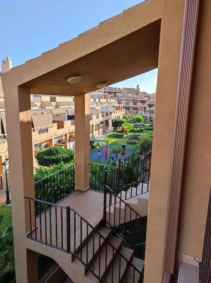 Apartamento con gran terraza a 50 m de la playa San Luis de Sabinillas