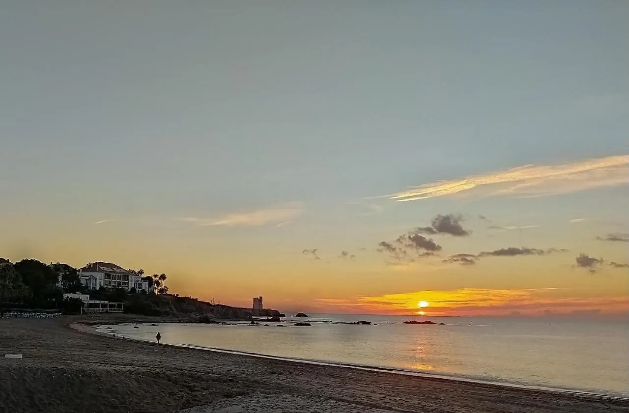 Apartamento con gran terraza a 50 m de la playa San Luis de Sabinillas