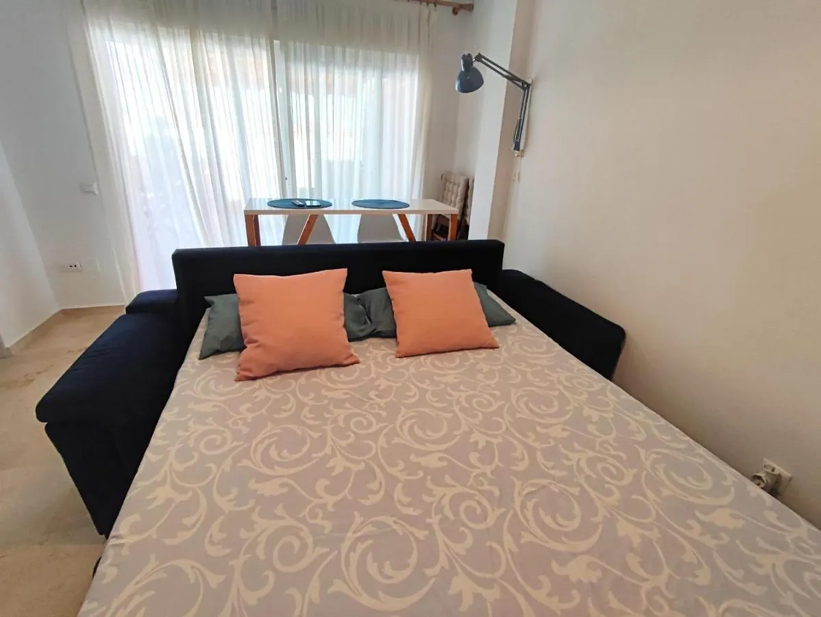 Apartamento con gran terraza a 50 m de la playa San Luis de Sabinillas España